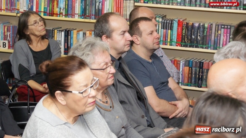 Zdjęcie w galerii na portalu naszraciborz.pl: Pypcie na języku i wierszyki domowe Michała Rusinka w raciborskiej bibliotece wiadomości z regionu
