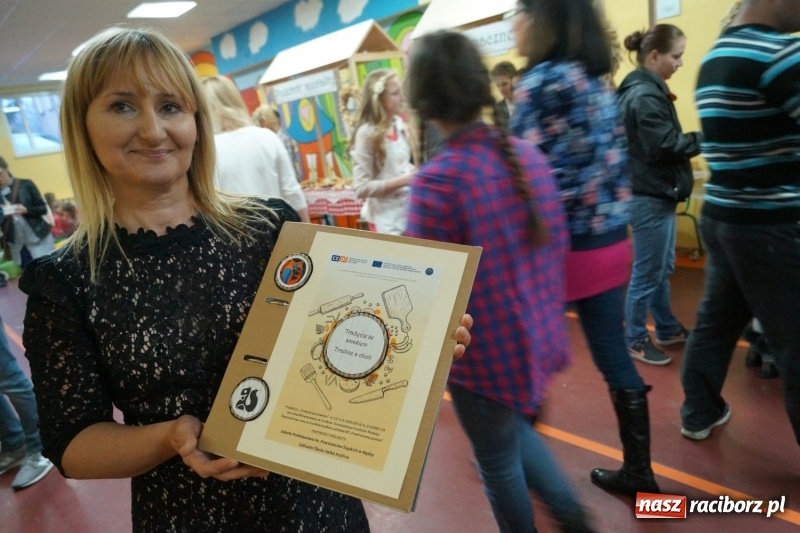 Zdjęcie w galerii na portalu naszraciborz.pl: Jesienne specjały na jarmarku w Nędzy. Po polsku i czesku  wiadomości z regionu