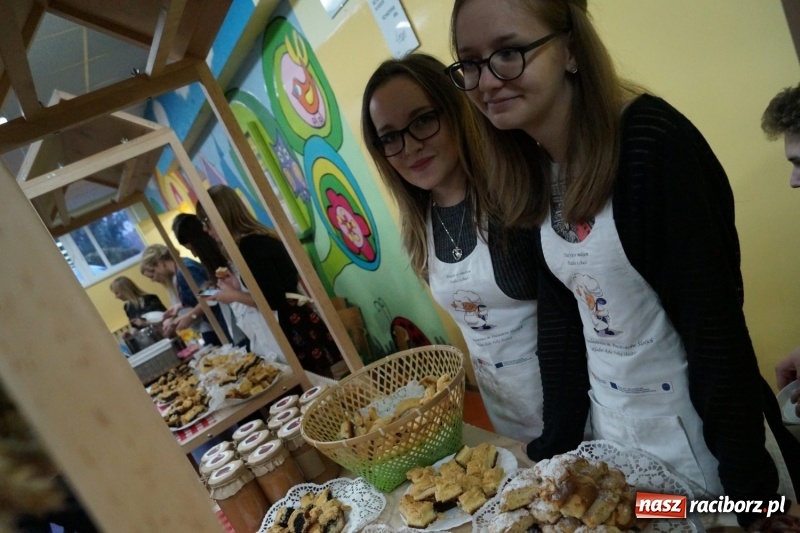 Zdjęcie w galerii na portalu naszraciborz.pl: Jesienne specjały na jarmarku w Nędzy. Po polsku i czesku  wiadomości z regionu