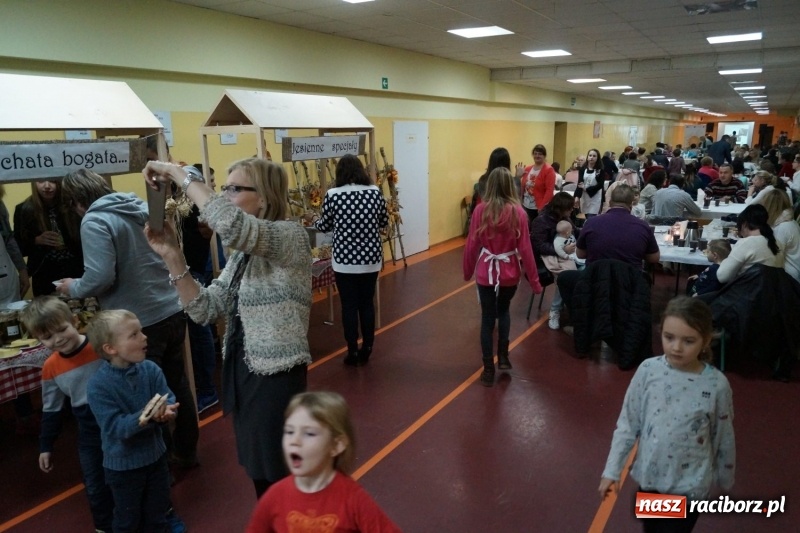 Zdjęcie w galerii na portalu naszraciborz.pl: Jesienne specjały na jarmarku w Nędzy. Po polsku i czesku  wiadomości z regionu