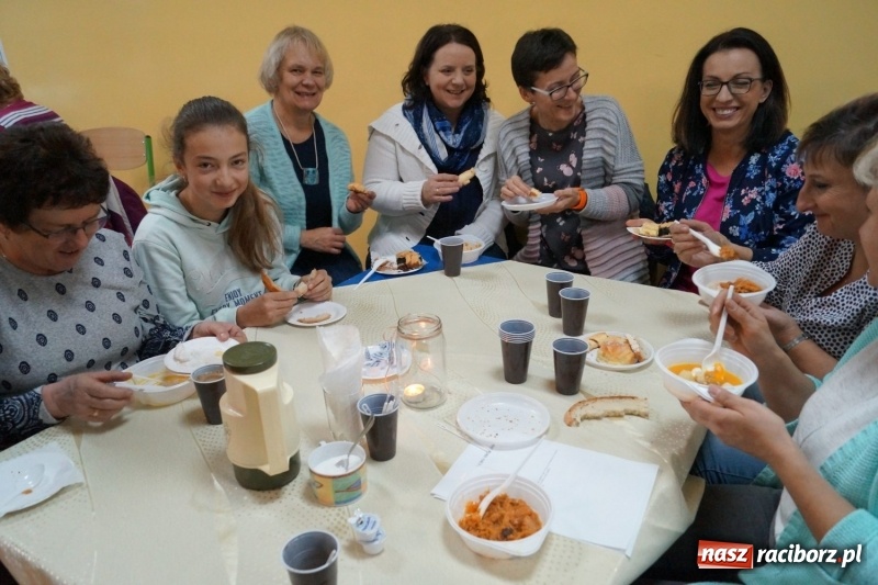 Zdjęcie w galerii na portalu naszraciborz.pl: Jesienne specjały na jarmarku w Nędzy. Po polsku i czesku  wiadomości z regionu
