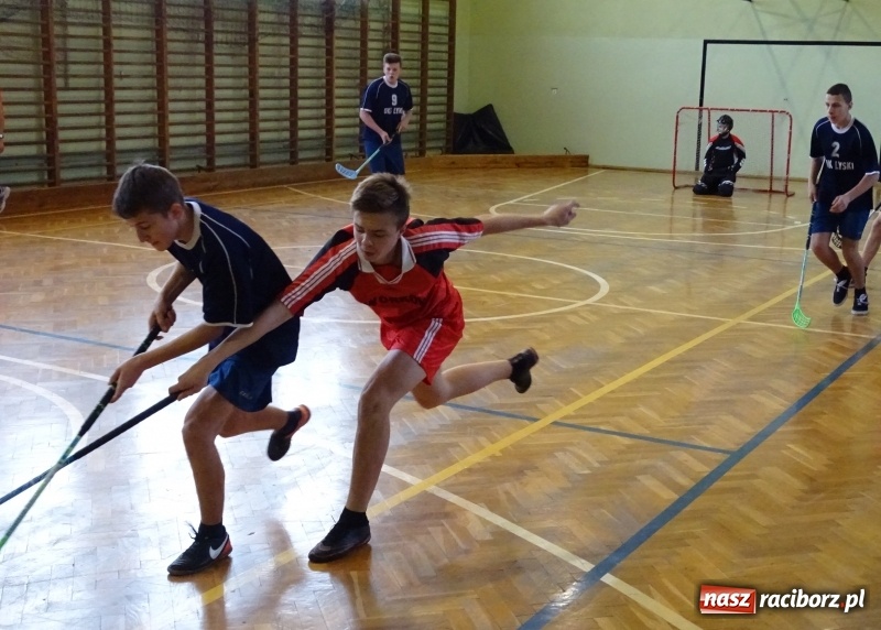 Zdjęcie w galerii na portalu naszraciborz.pl: Ćwierćfinał turnieju wojewódzkiego w unihokeju dziewcząt i chłopców wiadomości z regionu