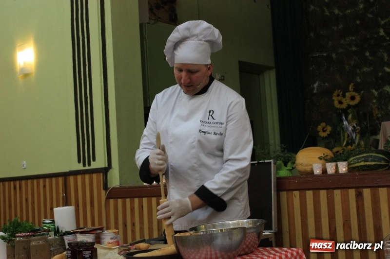 Zdjęcie w galerii na portalu naszraciborz.pl: Swojsko i sielsko. Remigiusz Rączka w Borucinie wiadomości z regionu