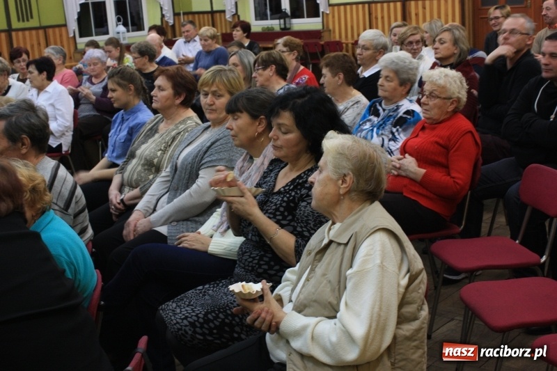 Zdjęcie w galerii na portalu naszraciborz.pl: Swojsko i sielsko. Remigiusz Rączka w Borucinie wiadomości z regionu