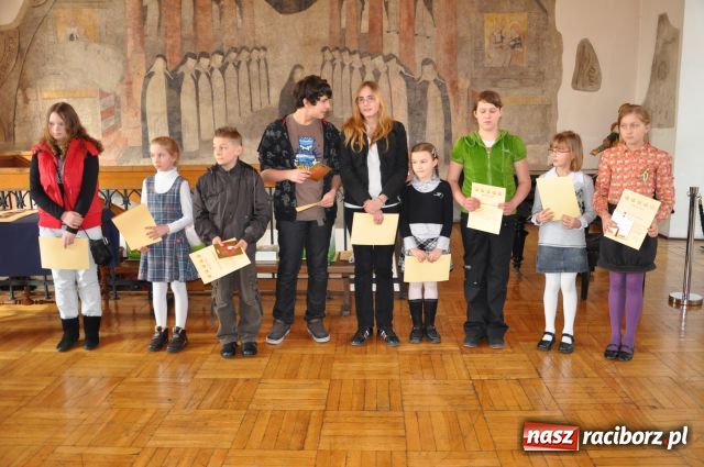 Zdjęcie w galerii na portalu naszraciborz.pl: Nędza króluje w wykonaniu kroszonek wiadomości z regionu