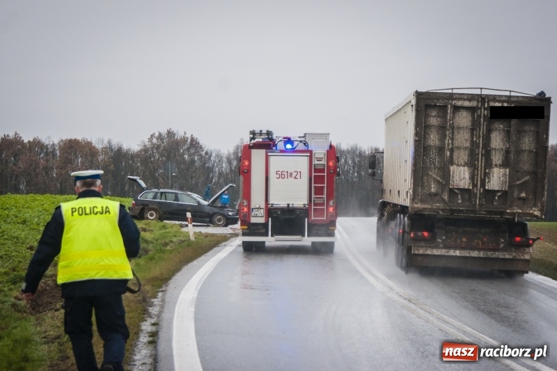Zdjęcie w galerii na portalu naszraciborz.pl: BMW dachowało na DK 45 w Szonowicach wiadomości z regionu