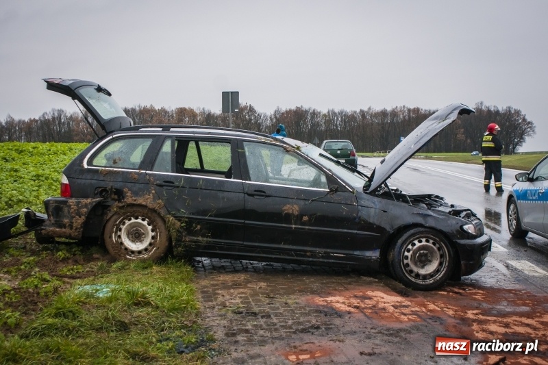 Zdjęcie w galerii na portalu naszraciborz.pl: BMW dachowało na DK 45 w Szonowicach wiadomości z regionu