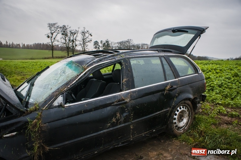 Zdjęcie w galerii na portalu naszraciborz.pl: BMW dachowało na DK 45 w Szonowicach wiadomości z regionu