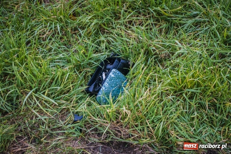 Zdjęcie w galerii na portalu naszraciborz.pl: BMW dachowało na DK 45 w Szonowicach wiadomości z regionu