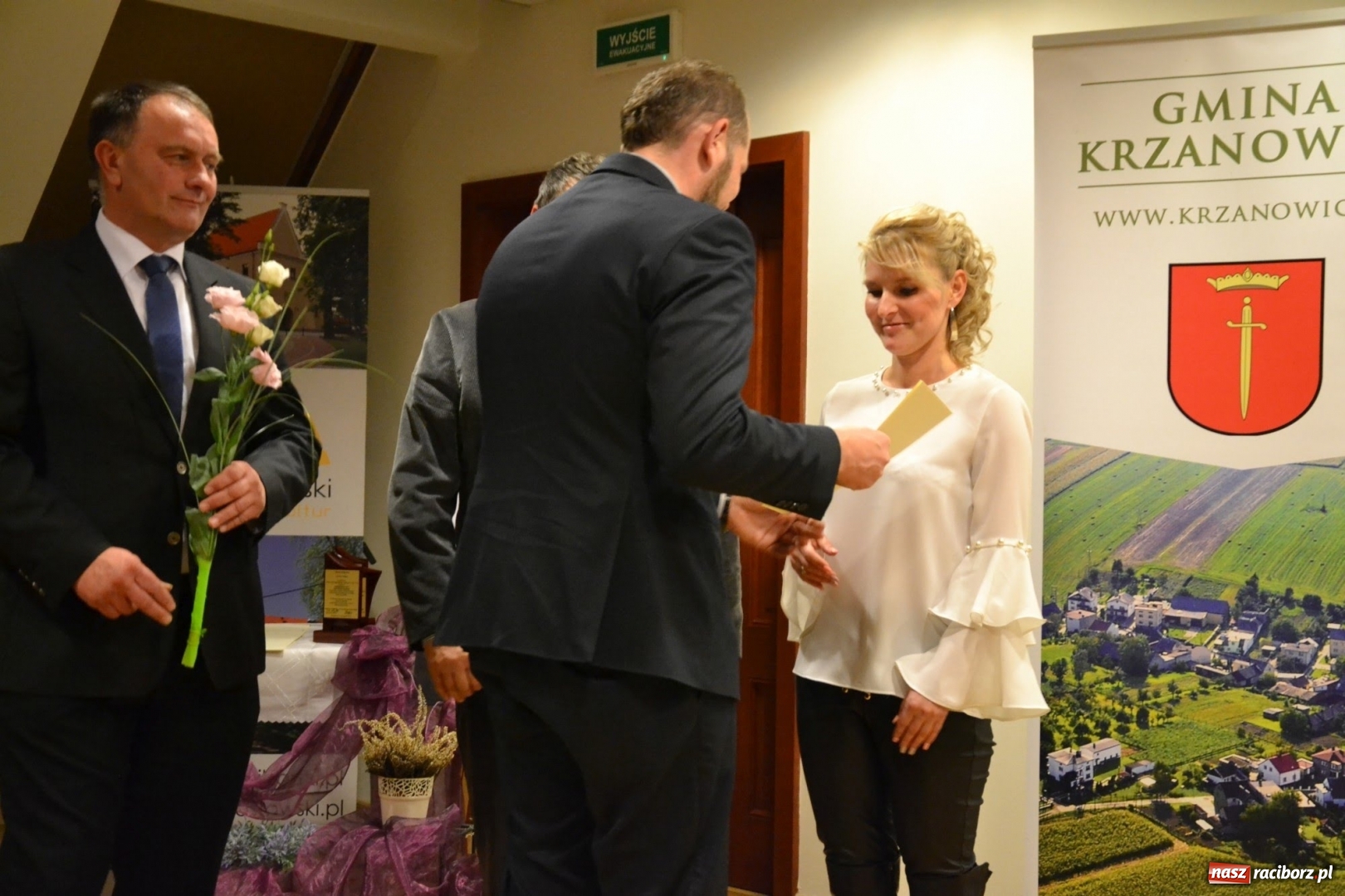 Zdjęcie w galerii na portalu naszraciborz.pl: Aktywni dla Społeczeństwa w gminie Krzanowice - gala na Zamku Piastowskim wiadomości z regionu