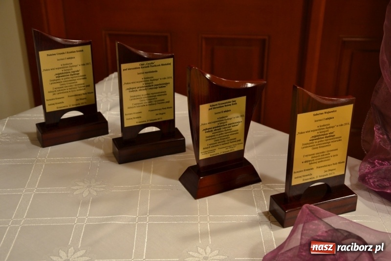 Zdjęcie w galerii na portalu naszraciborz.pl: Aktywni dla Społeczeństwa w gminie Krzanowice - gala na Zamku Piastowskim wiadomości z regionu