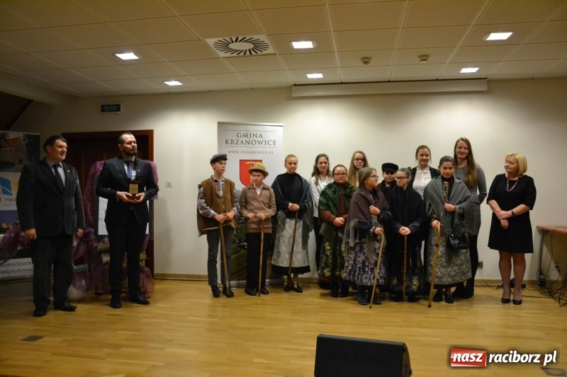 Zdjęcie w galerii na portalu naszraciborz.pl: Aktywni dla Społeczeństwa w gminie Krzanowice - gala na Zamku Piastowskim wiadomości z regionu