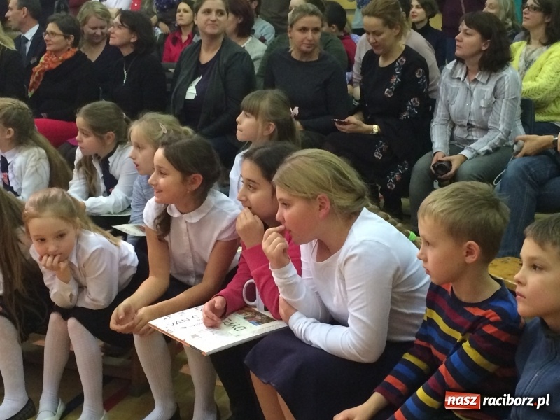 Zdjęcie w galerii na portalu naszraciborz.pl: Uczennica SP1 laureatką konkursu plastycznego Barwy Armenii wiadomości z regionu