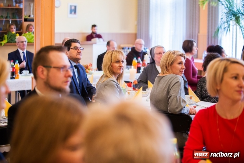 Zdjęcie w galerii na portalu naszraciborz.pl: Dzień pracownika socjalnego w DPS św. Notburgi w Raciborzu wiadomości z regionu