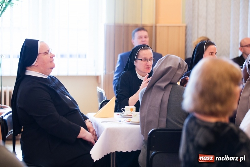 Zdjęcie w galerii na portalu naszraciborz.pl: Dzień pracownika socjalnego w DPS św. Notburgi w Raciborzu wiadomości z regionu