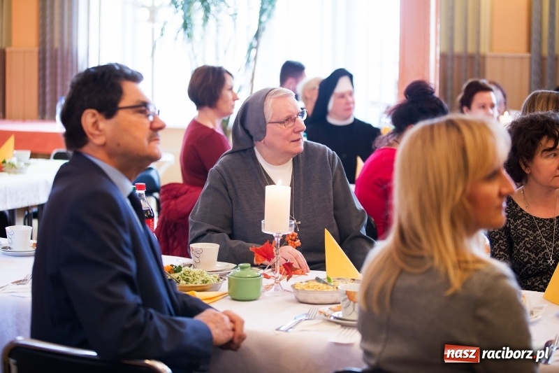 Zdjęcie w galerii na portalu naszraciborz.pl: Dzień pracownika socjalnego w DPS św. Notburgi w Raciborzu wiadomości z regionu