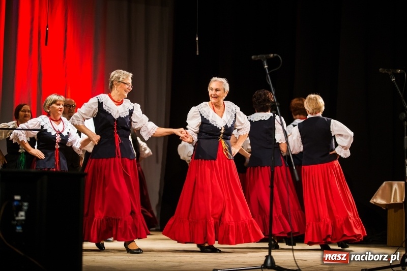 Zdjęcie w galerii na portalu naszraciborz.pl: Polaków drogi ku niepodległości. Wieczór Polski w Strzesze wiadomości z regionu