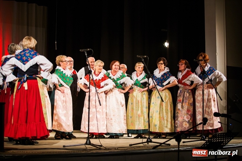 Zdjęcie w galerii na portalu naszraciborz.pl: Polaków drogi ku niepodległości. Wieczór Polski w Strzesze wiadomości z regionu