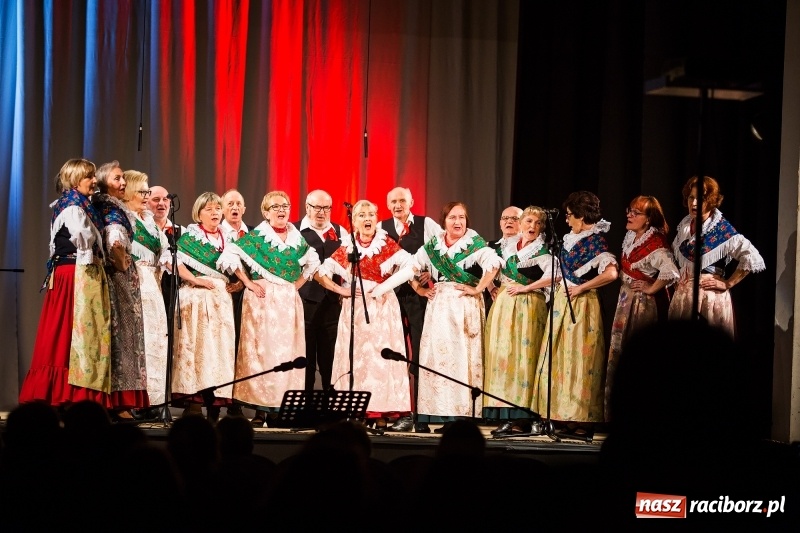 Zdjęcie w galerii na portalu naszraciborz.pl: Polaków drogi ku niepodległości. Wieczór Polski w Strzesze wiadomości z regionu