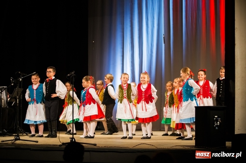 Zdjęcie w galerii na portalu naszraciborz.pl: Polaków drogi ku niepodległości. Wieczór Polski w Strzesze wiadomości z regionu