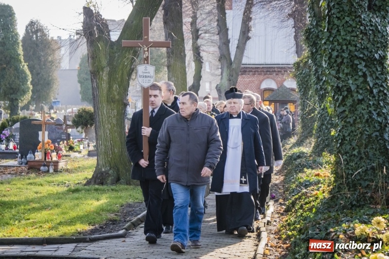 Zdjęcie w galerii na portalu naszraciborz.pl: Ostatnie pożegnanie śp. Genowefy Arciemowicz wiadomości z regionu