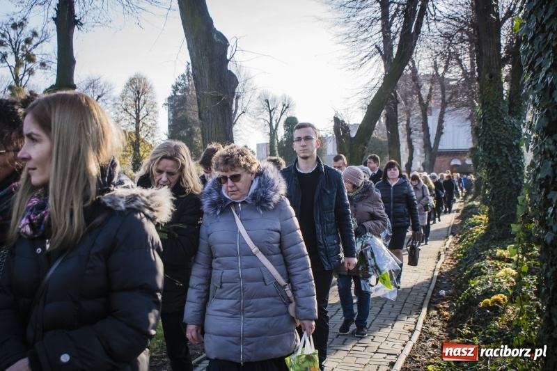 Zdjęcie w galerii na portalu naszraciborz.pl: Ostatnie pożegnanie śp. Genowefy Arciemowicz wiadomości z regionu