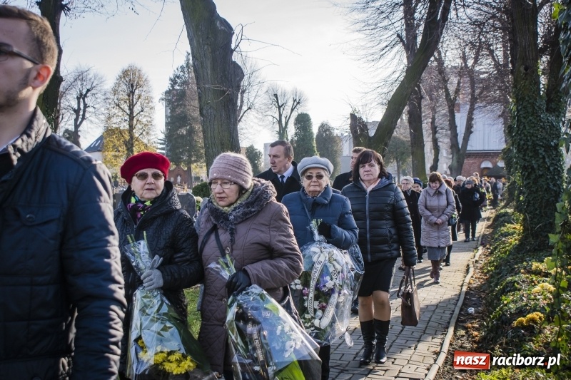 Zdjęcie w galerii na portalu naszraciborz.pl: Ostatnie pożegnanie śp. Genowefy Arciemowicz wiadomości z regionu