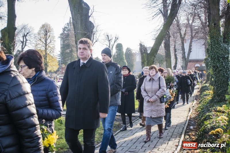 Zdjęcie w galerii na portalu naszraciborz.pl: Ostatnie pożegnanie śp. Genowefy Arciemowicz wiadomości z regionu