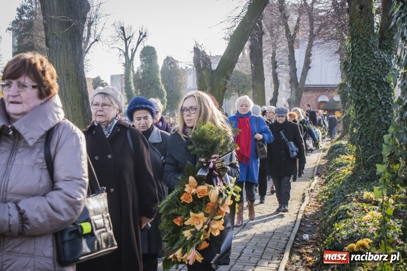 Zdjęcie w galerii na portalu naszraciborz.pl: Ostatnie pożegnanie śp. Genowefy Arciemowicz wiadomości z regionu