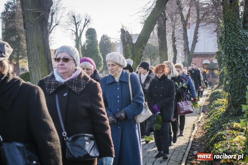 Zdjęcie w galerii na portalu naszraciborz.pl: Ostatnie pożegnanie śp. Genowefy Arciemowicz wiadomości z regionu