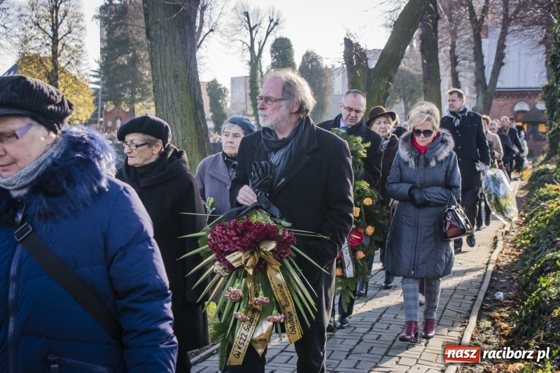 Zdjęcie w galerii na portalu naszraciborz.pl: Ostatnie pożegnanie śp. Genowefy Arciemowicz wiadomości z regionu