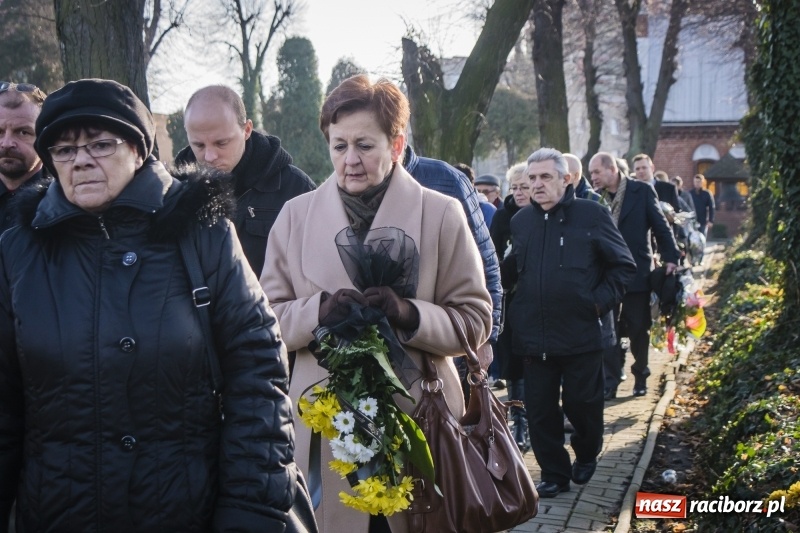 Zdjęcie w galerii na portalu naszraciborz.pl: Ostatnie pożegnanie śp. Genowefy Arciemowicz wiadomości z regionu