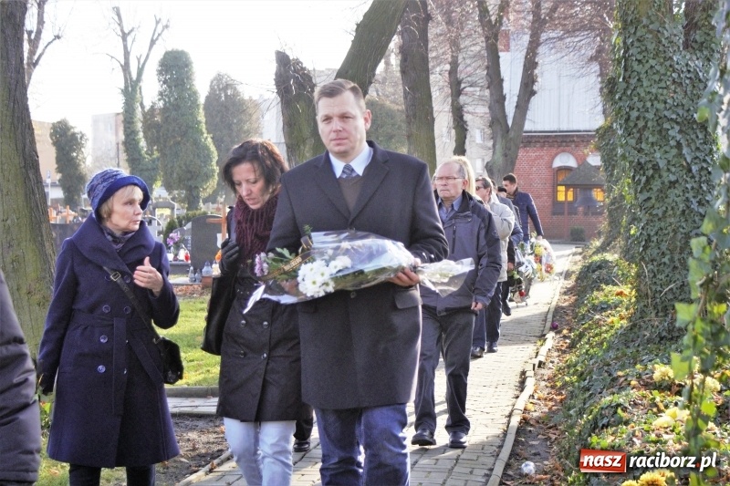 Zdjęcie w galerii na portalu naszraciborz.pl: Ostatnie pożegnanie śp. Genowefy Arciemowicz wiadomości z regionu