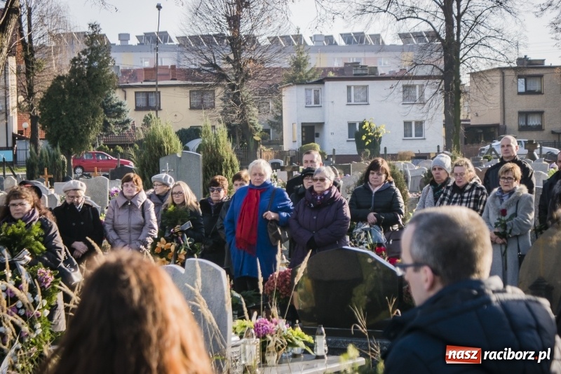 Zdjęcie w galerii na portalu naszraciborz.pl: Ostatnie pożegnanie śp. Genowefy Arciemowicz wiadomości z regionu