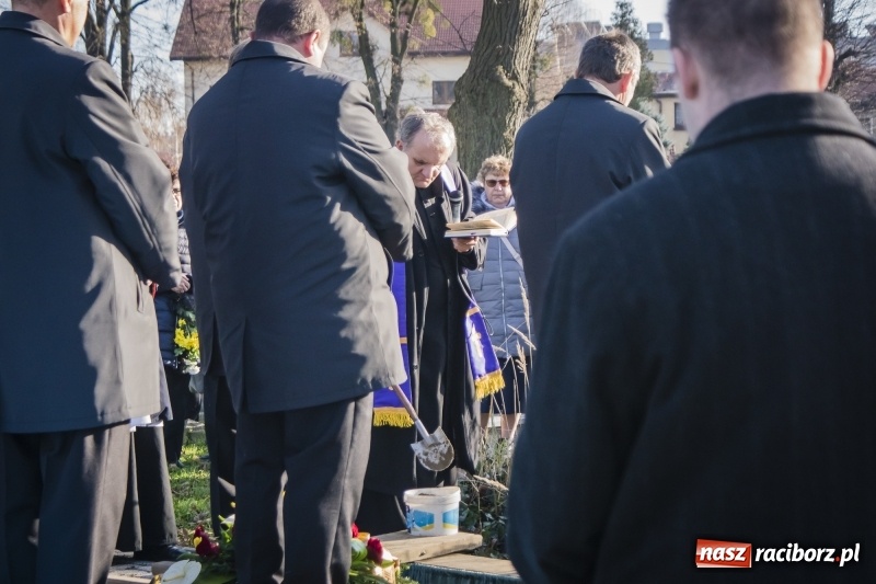 Zdjęcie w galerii na portalu naszraciborz.pl: Ostatnie pożegnanie śp. Genowefy Arciemowicz wiadomości z regionu