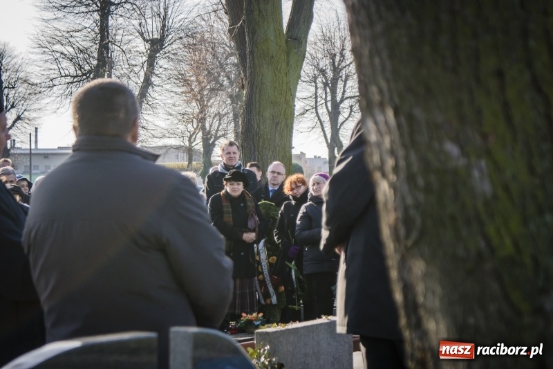 Zdjęcie w galerii na portalu naszraciborz.pl: Ostatnie pożegnanie śp. Genowefy Arciemowicz wiadomości z regionu