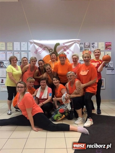 Zdjęcie w galerii na portalu naszraciborz.pl: Pomarańczowy Dzień Dyni w Akademii Fitness wiadomości z regionu