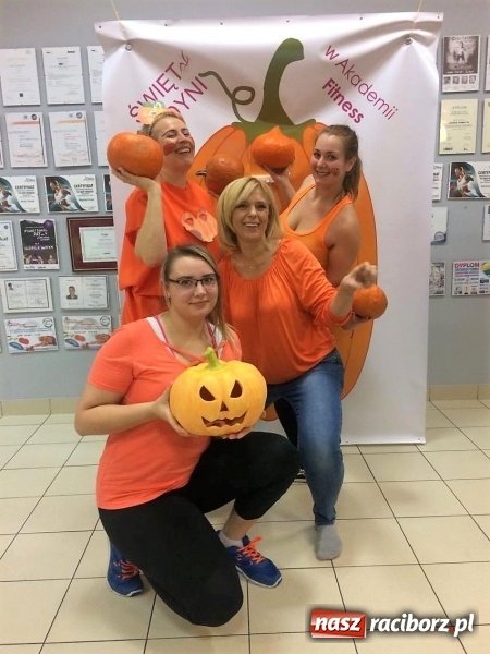 Zdjęcie w galerii na portalu naszraciborz.pl: Pomarańczowy Dzień Dyni w Akademii Fitness wiadomości z regionu