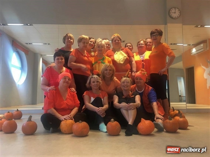 Zdjęcie w galerii na portalu naszraciborz.pl: Pomarańczowy Dzień Dyni w Akademii Fitness wiadomości z regionu