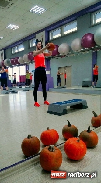 Zdjęcie w galerii na portalu naszraciborz.pl: Pomarańczowy Dzień Dyni w Akademii Fitness wiadomości z regionu
