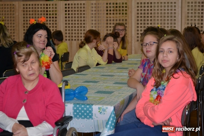 Zdjęcie w galerii na portalu naszraciborz.pl: Spotkanie integracyjne Dzieci – Dzieciom, czyli Święto pieczonego ciasteczka  wiadomości z regionu