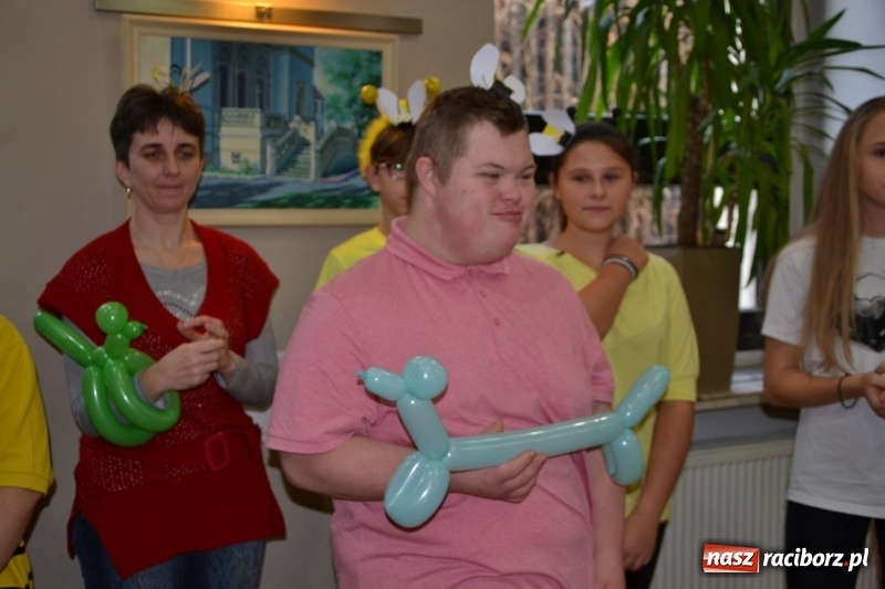 Zdjęcie w galerii na portalu naszraciborz.pl: Spotkanie integracyjne Dzieci – Dzieciom, czyli Święto pieczonego ciasteczka  wiadomości z regionu