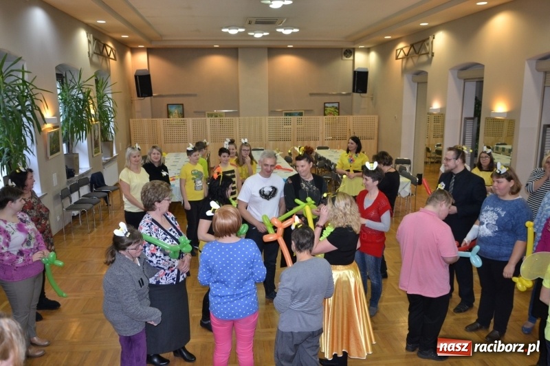 Zdjęcie w galerii na portalu naszraciborz.pl: Spotkanie integracyjne Dzieci – Dzieciom, czyli Święto pieczonego ciasteczka  wiadomości z regionu