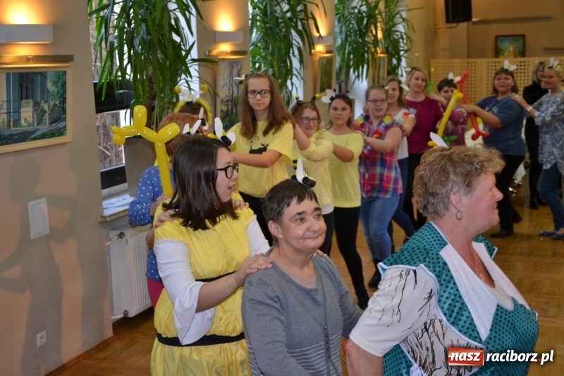 Zdjęcie w galerii na portalu naszraciborz.pl: Spotkanie integracyjne Dzieci – Dzieciom, czyli Święto pieczonego ciasteczka  wiadomości z regionu