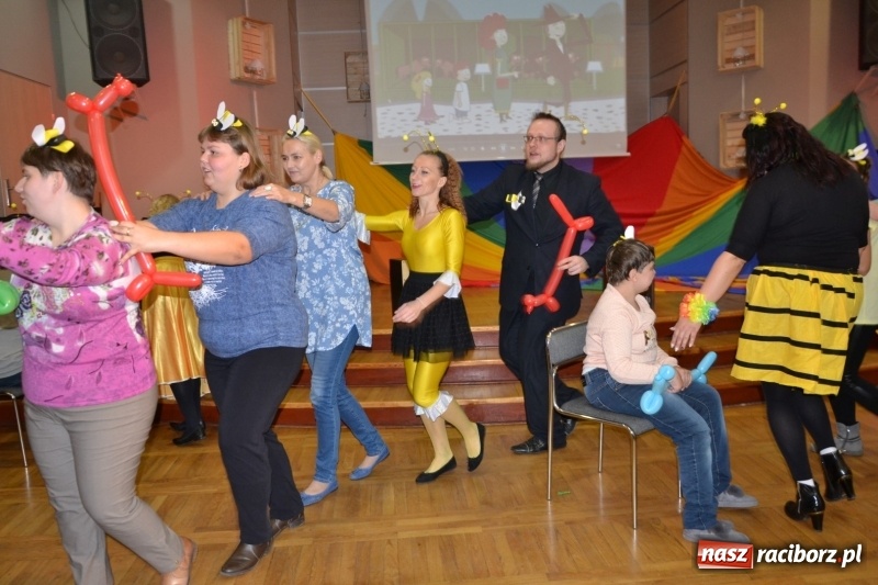 Zdjęcie w galerii na portalu naszraciborz.pl: Spotkanie integracyjne Dzieci – Dzieciom, czyli Święto pieczonego ciasteczka  wiadomości z regionu