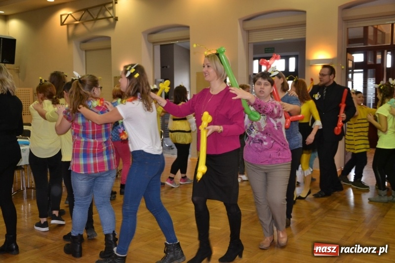 Zdjęcie w galerii na portalu naszraciborz.pl: Spotkanie integracyjne Dzieci – Dzieciom, czyli Święto pieczonego ciasteczka  wiadomości z regionu