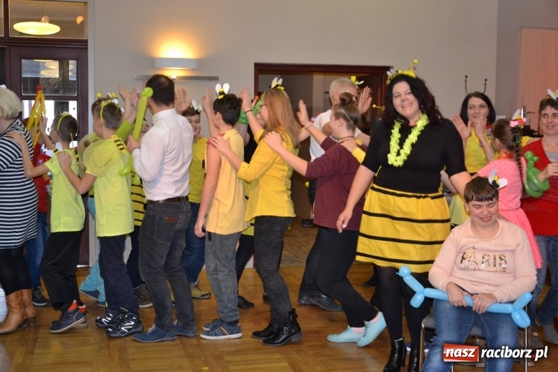 Zdjęcie w galerii na portalu naszraciborz.pl: Spotkanie integracyjne Dzieci – Dzieciom, czyli Święto pieczonego ciasteczka  wiadomości z regionu