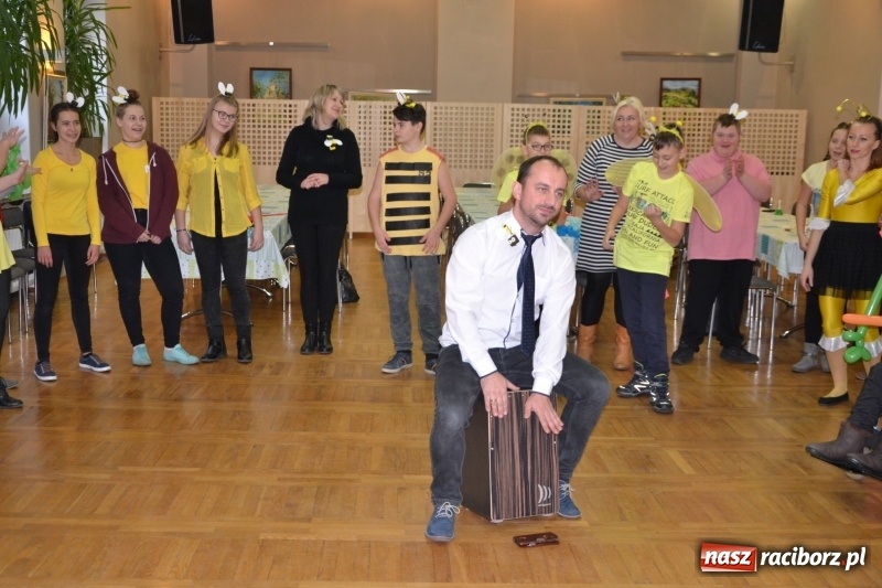 Zdjęcie w galerii na portalu naszraciborz.pl: Spotkanie integracyjne Dzieci – Dzieciom, czyli Święto pieczonego ciasteczka  wiadomości z regionu