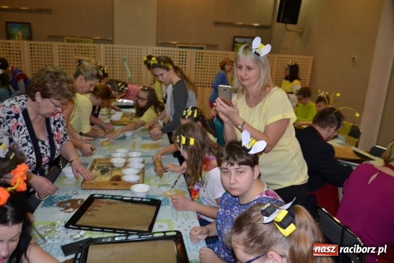 Zdjęcie w galerii na portalu naszraciborz.pl: Spotkanie integracyjne Dzieci – Dzieciom, czyli Święto pieczonego ciasteczka  wiadomości z regionu