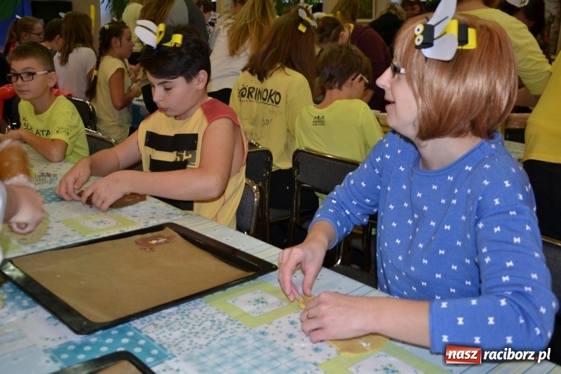 Zdjęcie w galerii na portalu naszraciborz.pl: Spotkanie integracyjne Dzieci – Dzieciom, czyli Święto pieczonego ciasteczka  wiadomości z regionu